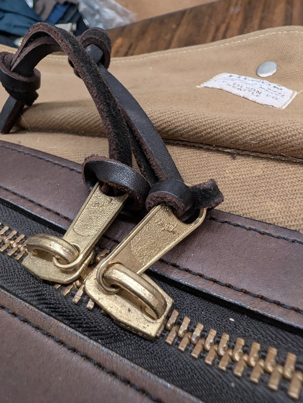 Filson Rugged Twill Medium Duffle Bag Tan Canvas Leather USA