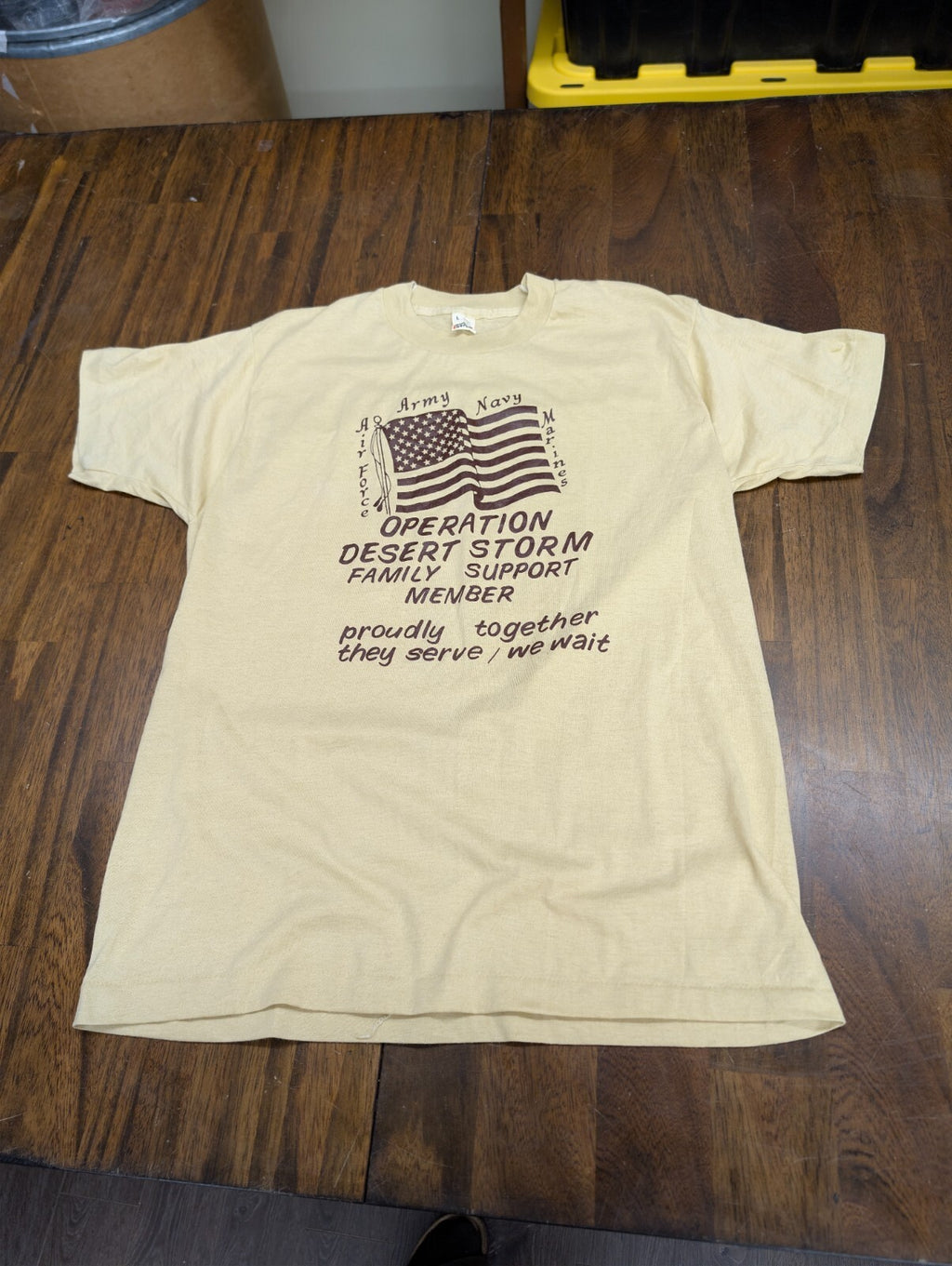 Desert Storm Screen Stars Vintage Shirt L Single Stitch USA