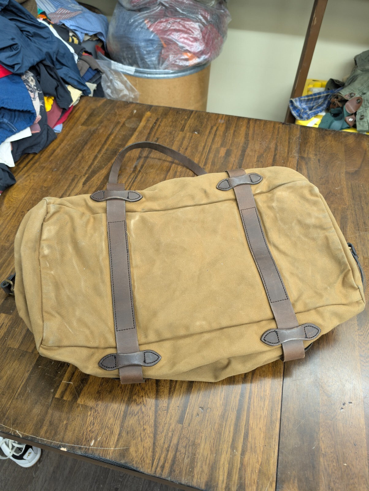 Filson Rugged Twill Medium Duffle Bag Tan Canvas Leather USA